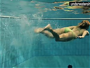 two spectacular amateurs flashing their bods off under water